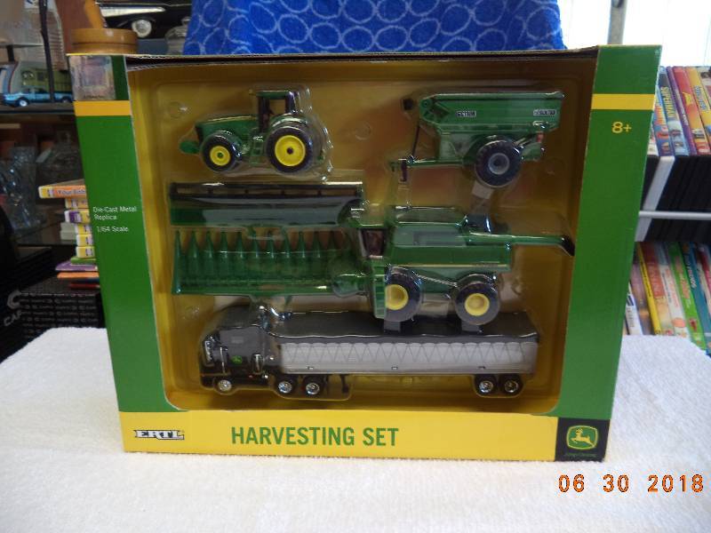 ertl harvesting set