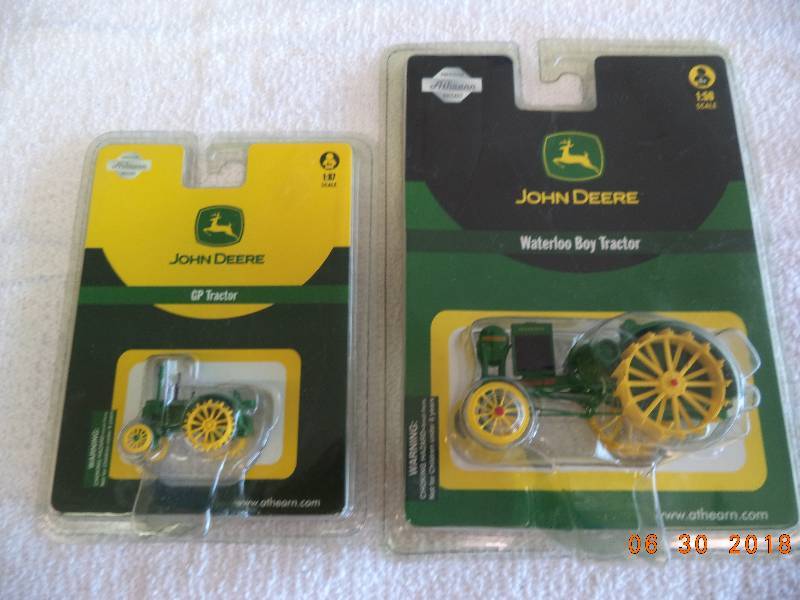 lot 1510 image: Waterloo Boy and GP  Doe Cast John Deere Tractors
