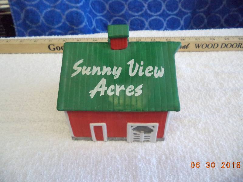 lot 1518 image: Figis Ceramic Barn-   Sunny View Acres