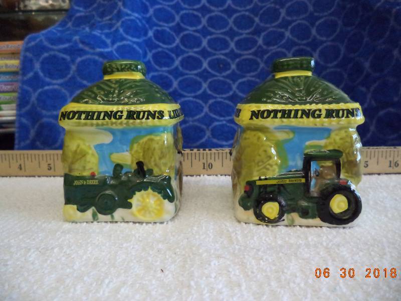 lot 1524 image: Ceramic John Deere Salt and Pepper Set