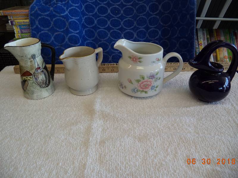 lot 1543 image: Lot of 4 Pitchers