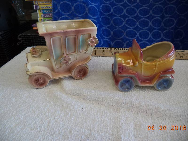 lot 1545 image: Made in Japan- Car Themed Planters
