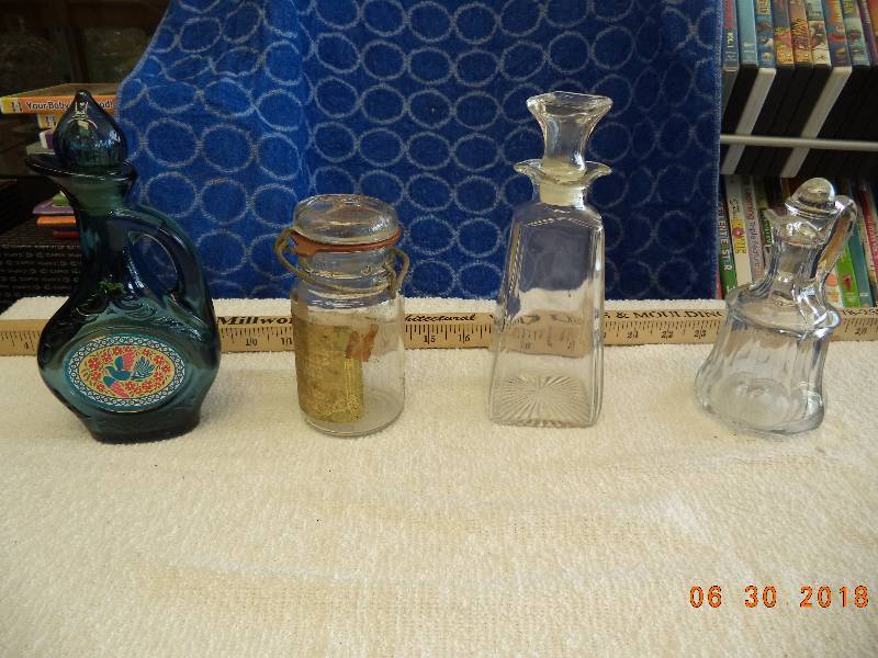 lot 1553 image: Glass Decantur Lot of 4