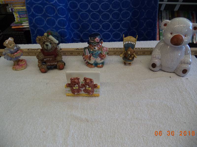 lot 1566 image: Teddy Bear Lovers- Check Out This Lot