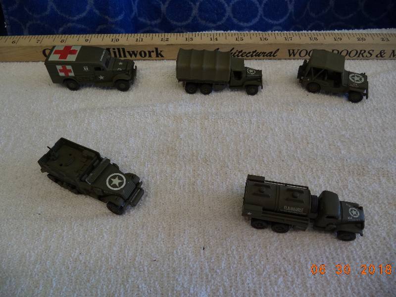 lot 1580 image: Army Vehicle Lot- Toys