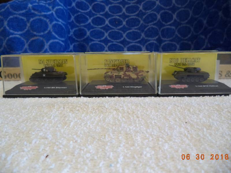 lot 1581 image: 1144 Scale Tank Lot of 3- Hellcat,Sherman, Kingtiger