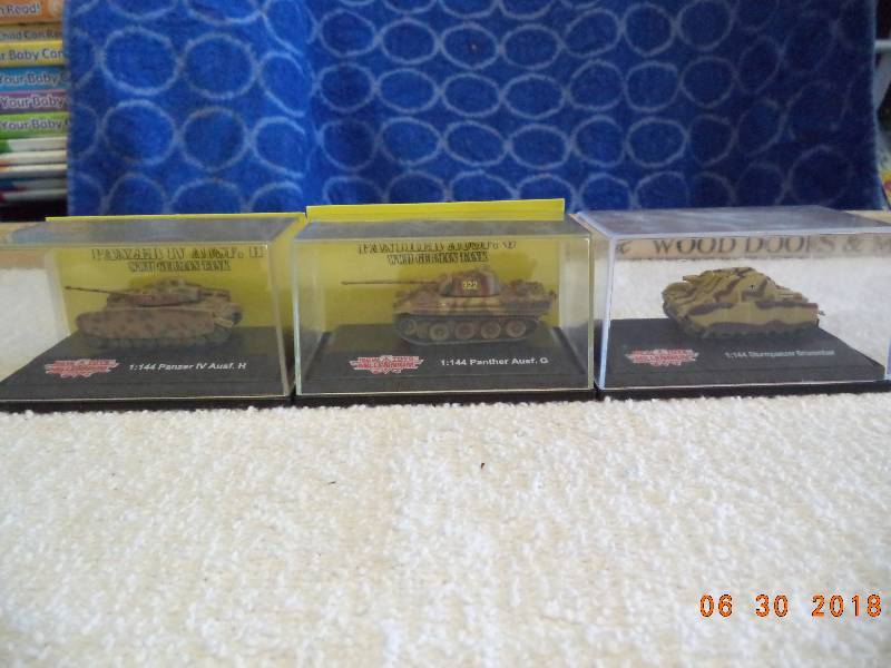 lot 1582 image: 1144 Scale Tank Lot of 3- Check These Out