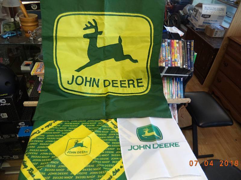 lot 1614 image: Lot of John Deere Nylon