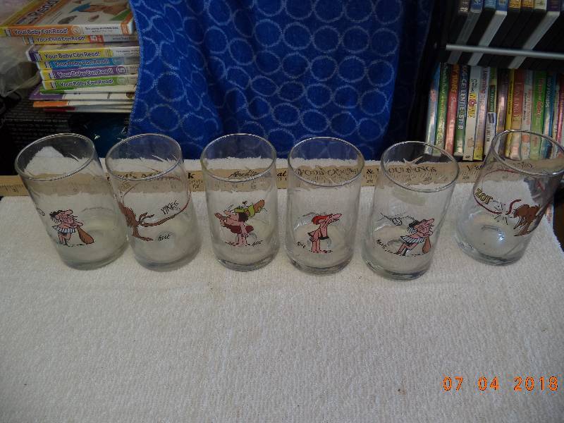 lot 1632 image: Arbys BC Ice Age Glass Tumbler Collection  Johnny Hart Broad Comic Strip