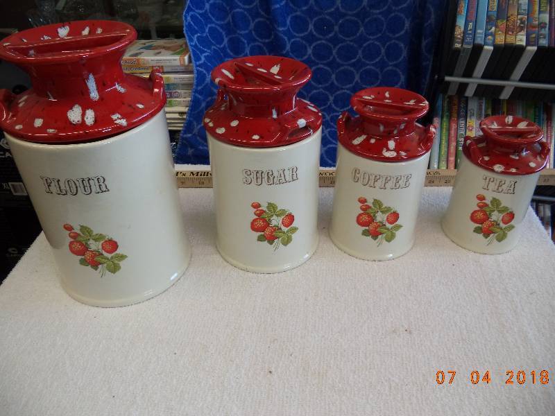 lot 1635 image: Pretty and Colorful Canister Set-4