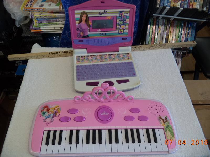 lot 1636 image: Little Girls Toy Lot- Barbie and Princesses