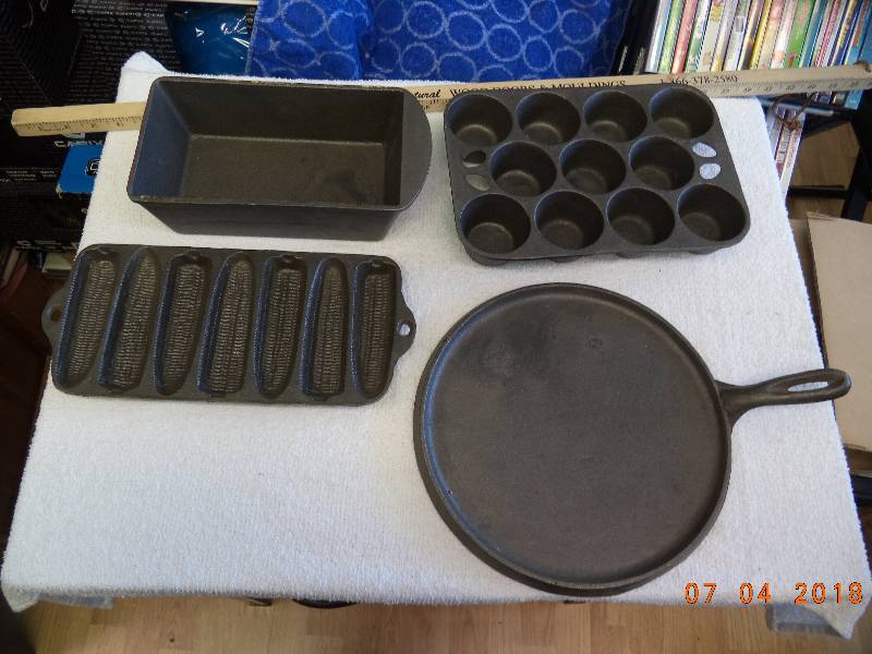 lot 1641 image: Cast Bakeware Lot- Cornbread Molds and More