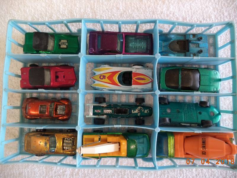 lot 1652 image: Lot of 12 1960s-Early 70s Hotwheels