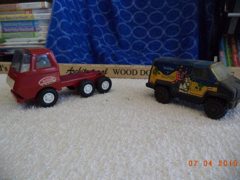 lot 1653 image: Tonka- Lot of 2 Vintage