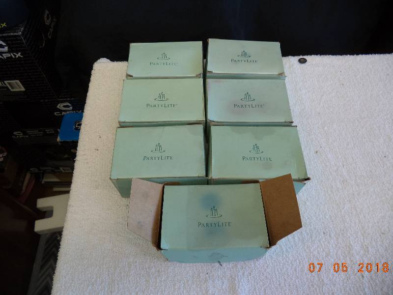 lot 1723 image: Party Lite Candle Lot