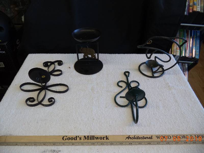 lot 1730 image: Metal Candle Decor Lot