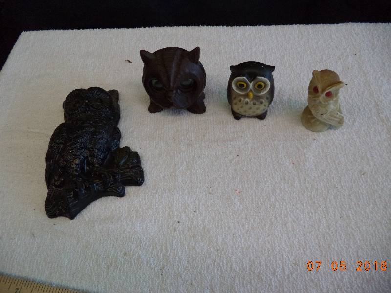 lot 1734 image: Owl Lot- Who Who Will Bid the Highest