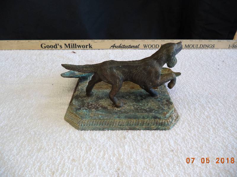 lot 1740 image: Vintage Ashtray- Cool Retro Hunting Dog Pointing  BRASS