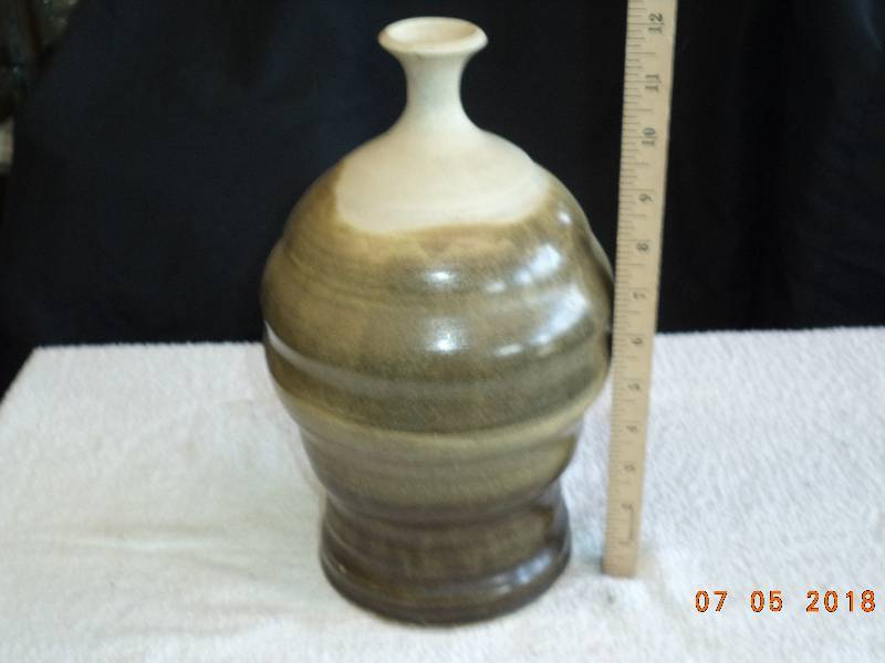 lot 1752 image: Unique Flower Vase or 