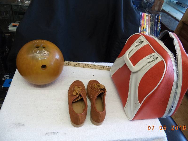 lot 1754 image: Bowling Lot
