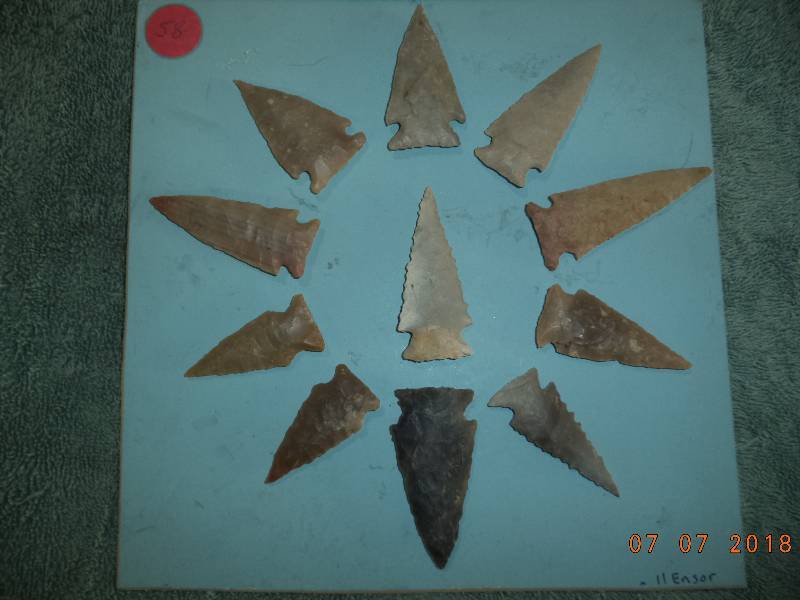lot 1818 image: Native American Indian Arrowhead Collection