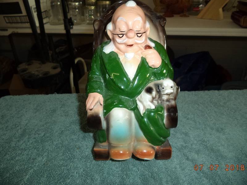 lot 1820 image: Piggy Bank   Retirement Fund