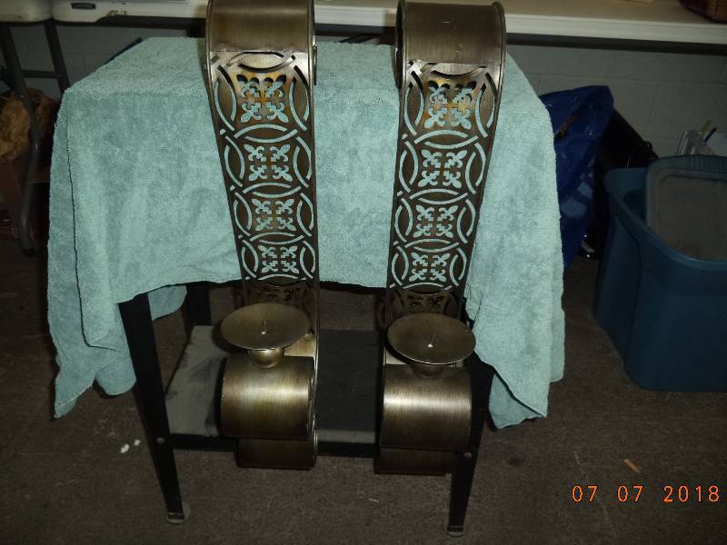 lot 1823 image: Metal Wall Hangers- Candles