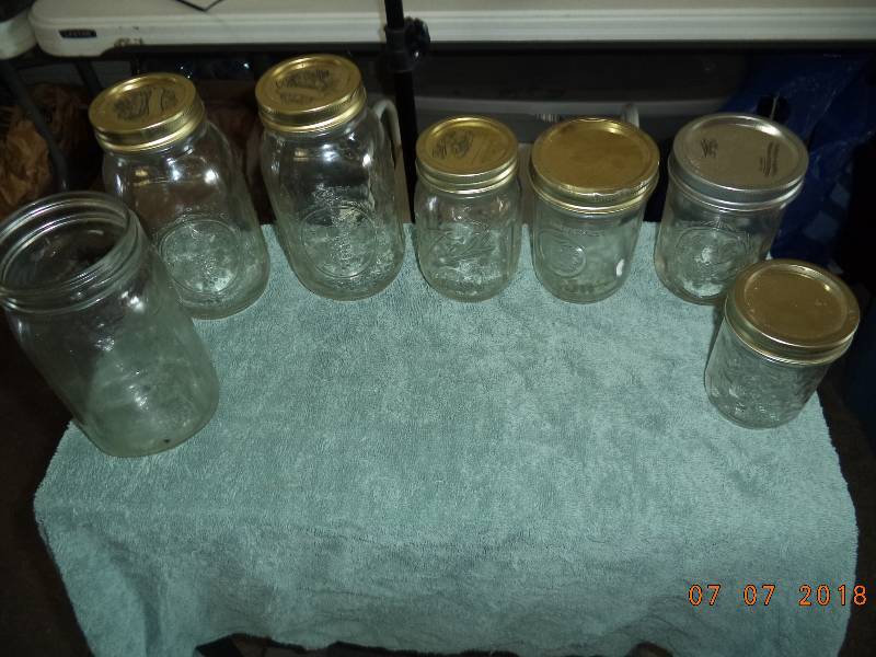 lot 1834 image: Mason Jar Lot