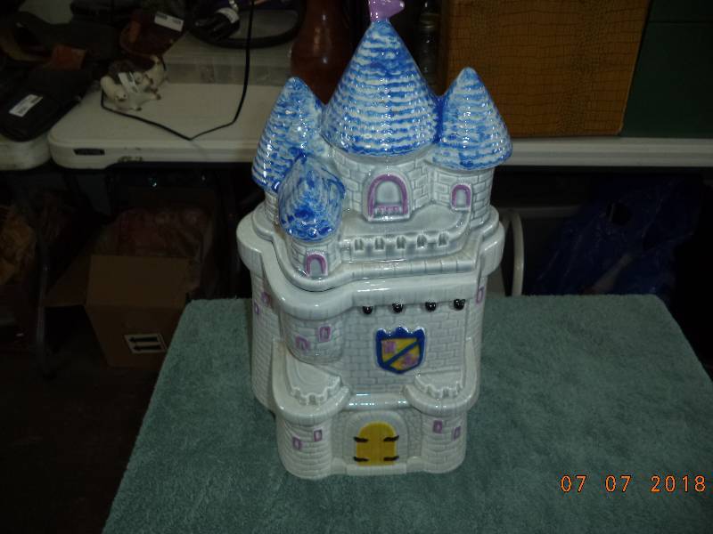 lot 1856 image: Castle Cookie Jar