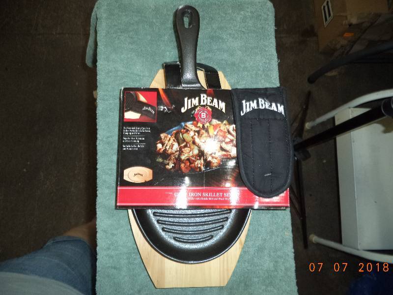 lot 1867 image: New Jim Beam Flat Iron Cast Skillet