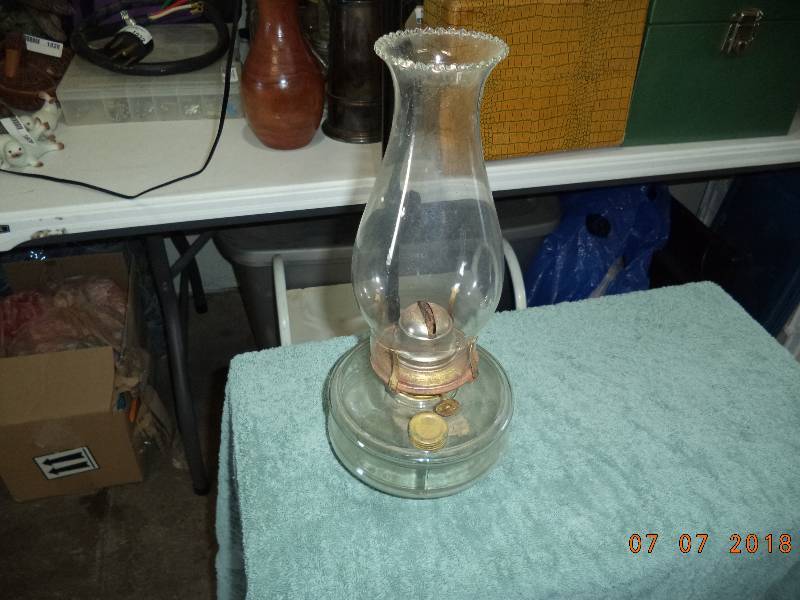 lot 1873 image: Glass Oil Lantern