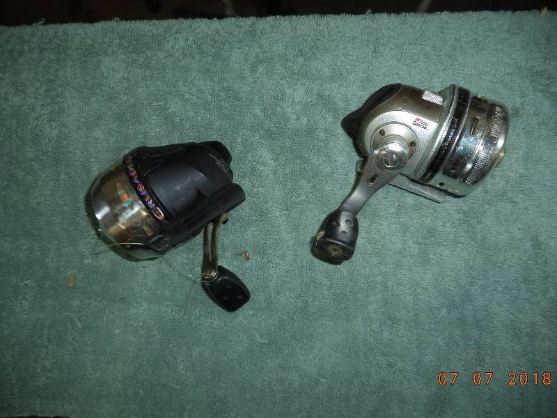lot 1876 image: 2- Fishing Reels