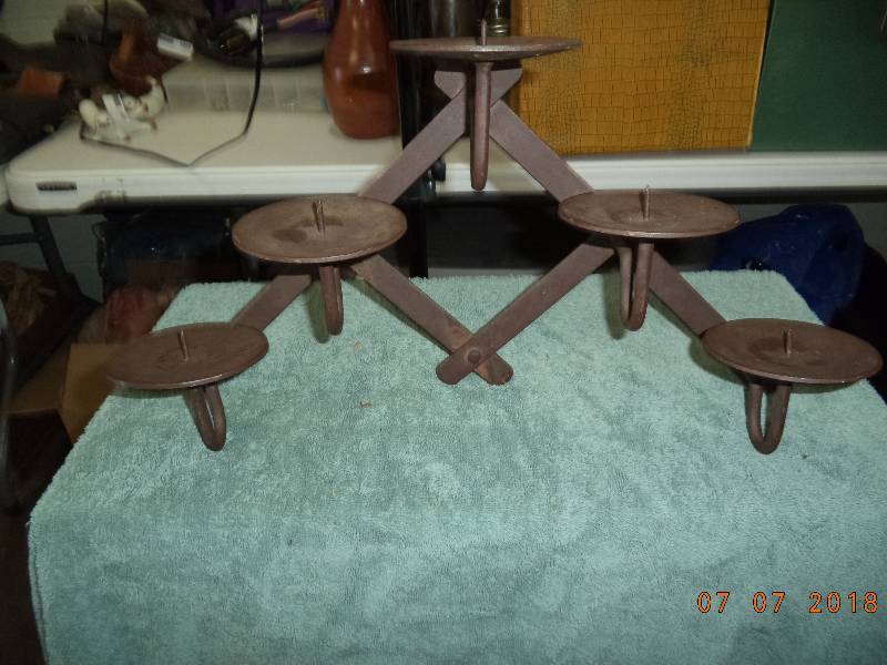 lot 1881 image: Metal Candle Holder- Collapsible