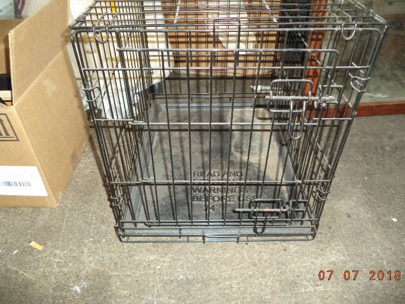 lot 1892 image: Wire Mesh Dog Pen
