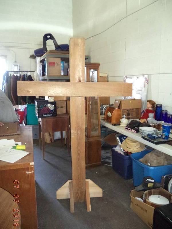 lot 1898 image: Cedar Wooden Cross-  HUGE