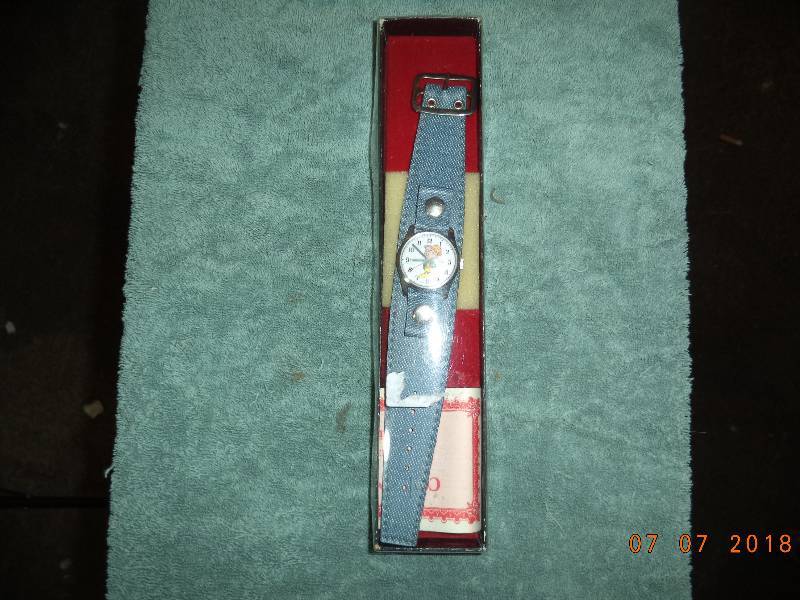 lot 1807 image: Keebler Elf Wrist Watch