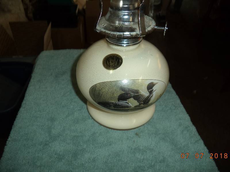 lot 1808 image: Oil Lamp With Duck Scene