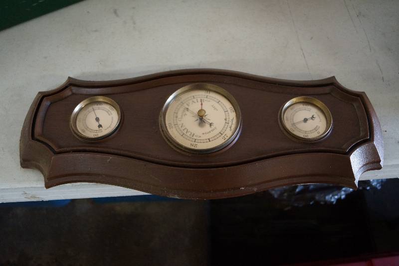 lot 6 image: Barometer  3 Gauges