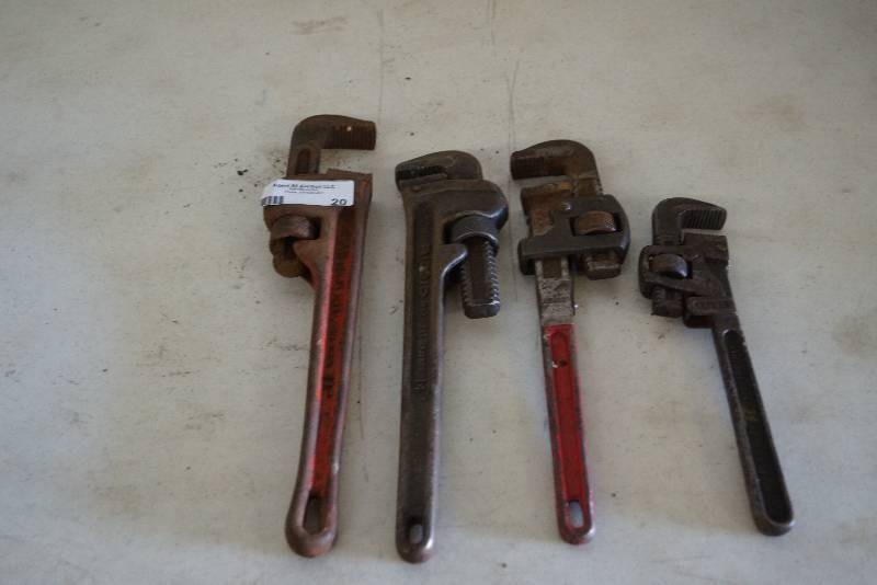 lot 20 image: Lot of 4 Pipe Wrenches- Good Selection Here