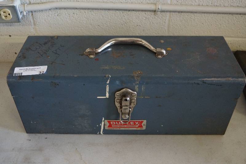 lot 32 image: Metal Tool Box- Carry Size with Tray  Duflex Brand