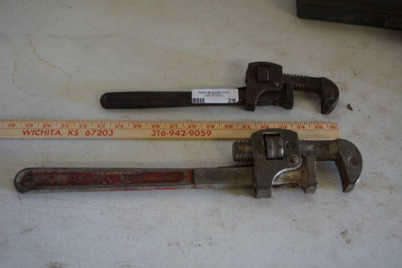 lot 29 image: Pipe Wrench Lot of 2