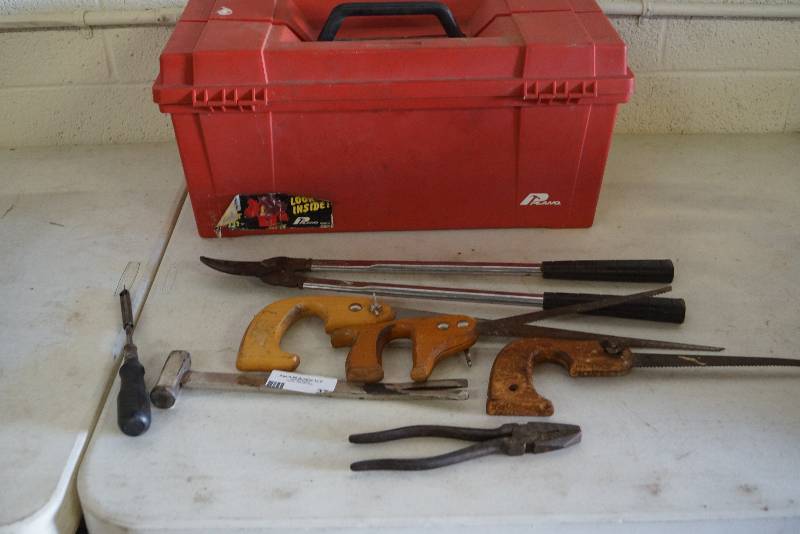 lot 37 image: Tool Box With Tray with  Saws-Pruners-Other