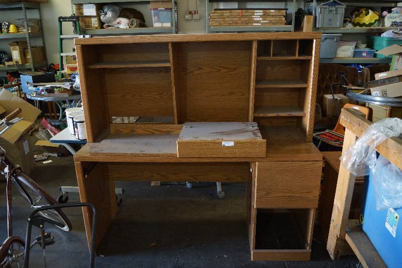 lot 73 image: Desk- Computer Center
