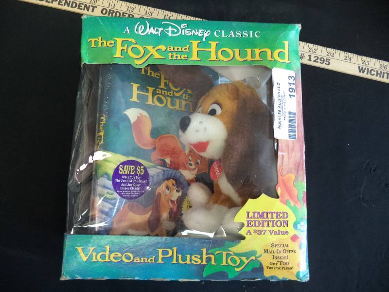 lot 1913 image: Disney Fox and Hound Lot- Video and Plush