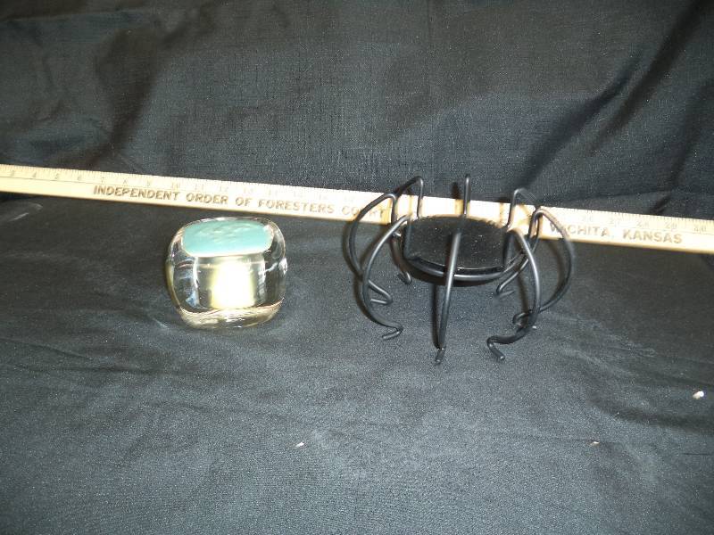 lot 1917 image: Candle Lite- Spider and Votive Candle Holders