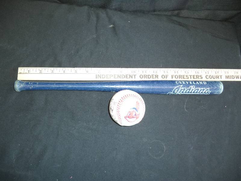 lot 1947 image: Cleveland Indians Mini Bat and Autographed Baseball