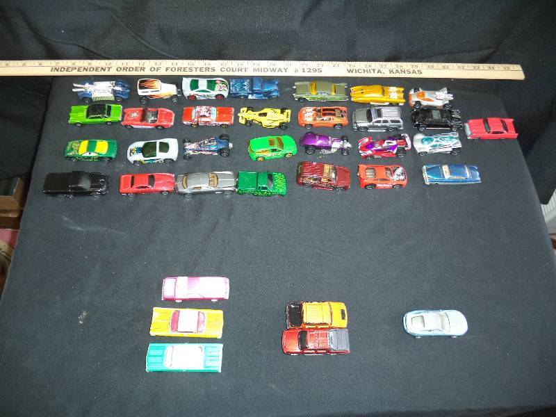 lot 1953 image: Diecast Car Lot  2000s 35 Total  29 are Hotwheels