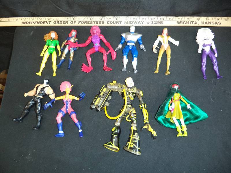lot 1958 image: 1990s Action Figure Lot of 10