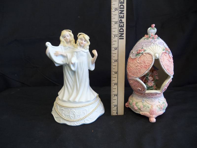 lot 1969 image: 2 Working Music Boxes
