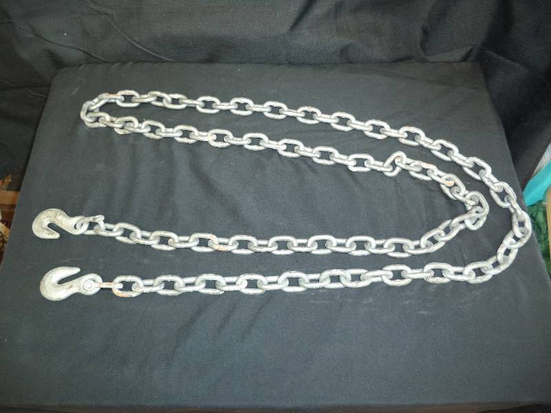 lot 1972 image: Log Chain With Hooks 8 ft